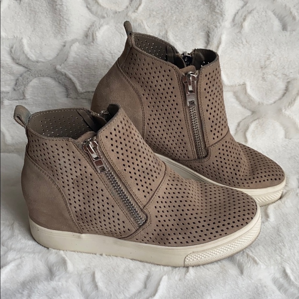 Steve Madden Wedgie - Taupe 7.5